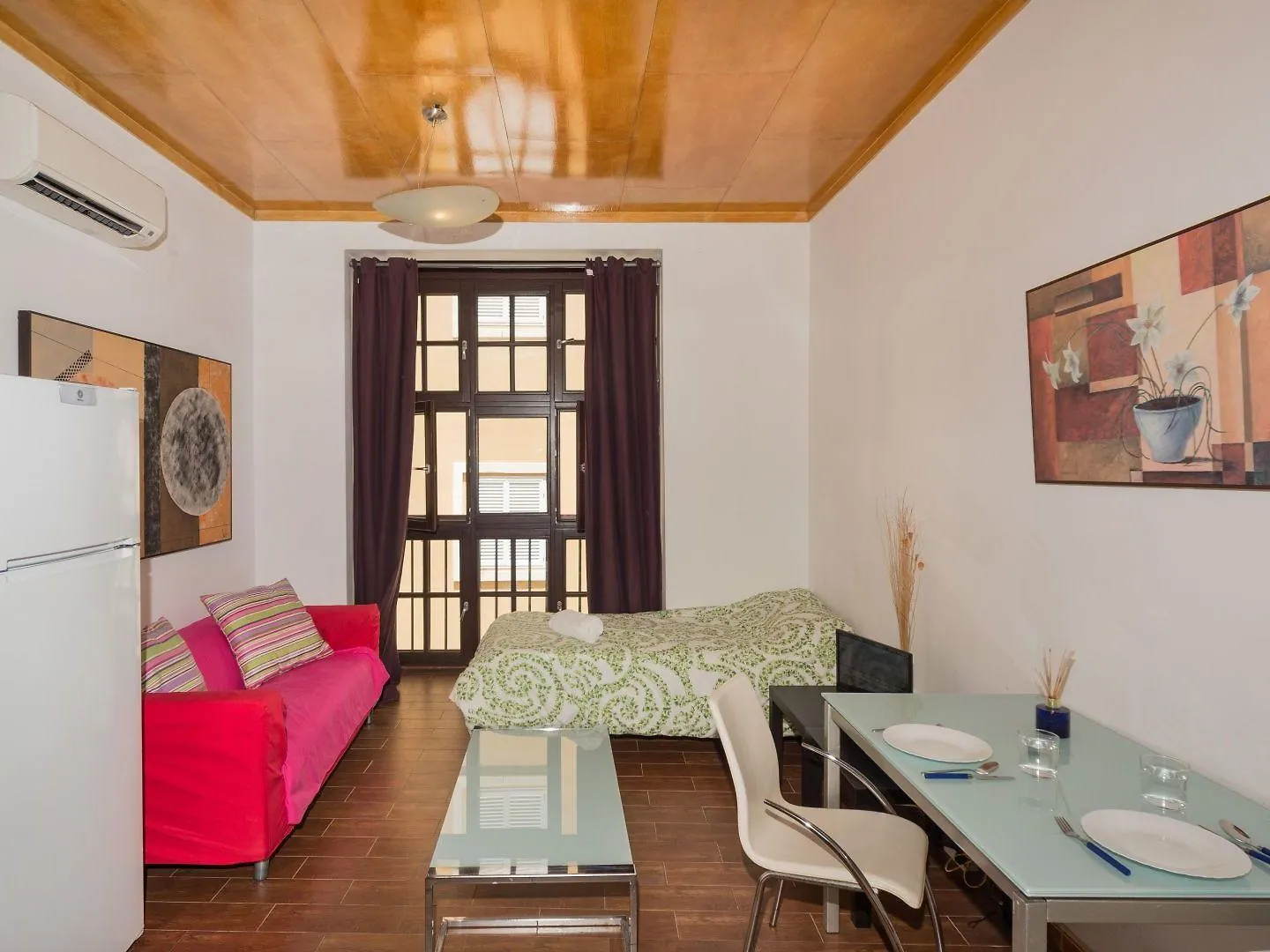 Carreteria Loft Apartment Malaga Spain